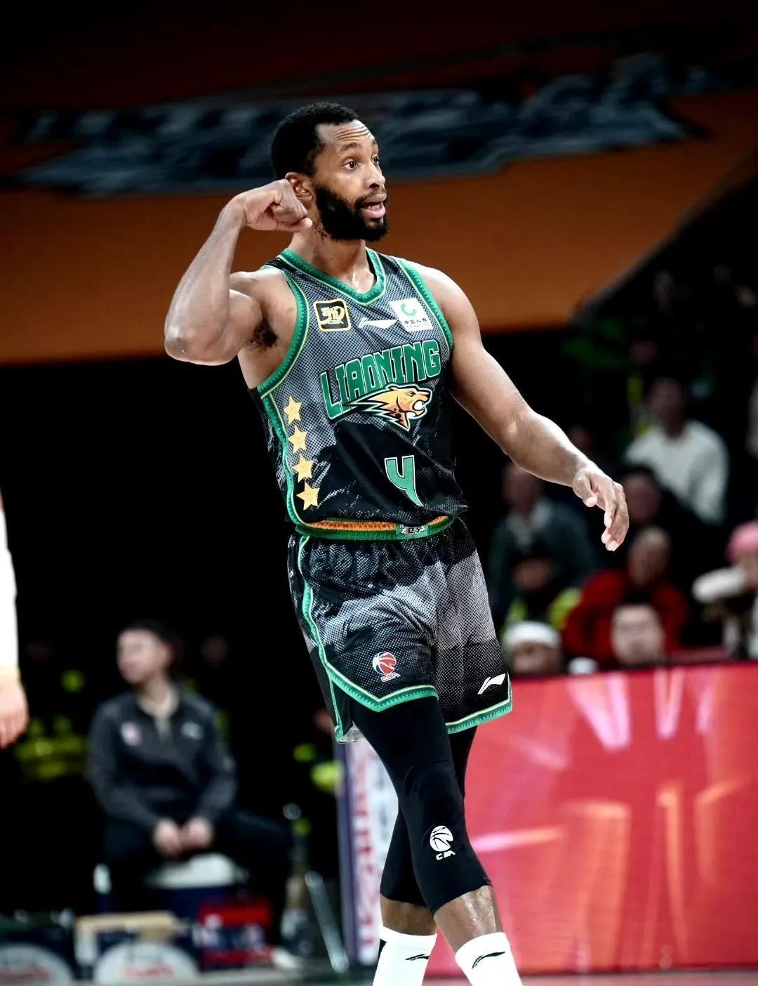 火博体育娱乐 -山上的篮球场天浩12