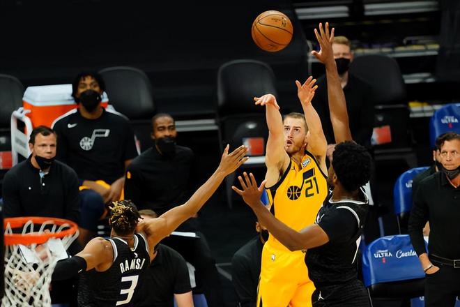 火博平台 -集结日多伦多猛龙篮板制胜——德甲节点到来；悬念犹存；年轻球员得到机会的简单介绍