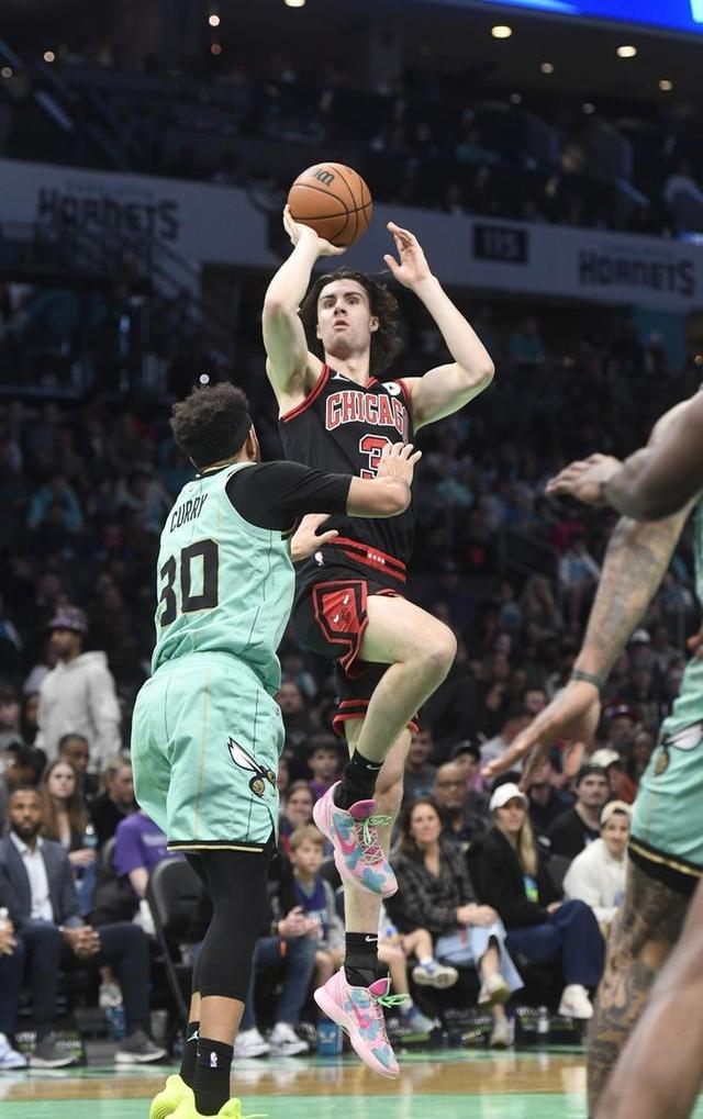 火博网站 -包含里程碑夜！夏洛特黄蜂强势反弹，NBA季后赛关键时刻刷纪录，信心回归，训练强度明显提升的词条